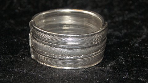 Robust Bracelet in Silver
Measures 6 cm approx in dia
Height 3.8 mm approx
Nice and well maintained condition