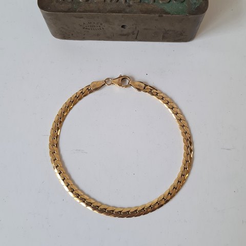 Armor bracelet in 8 kt gold