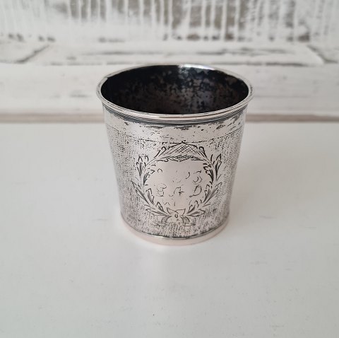 Baroque cup in silver