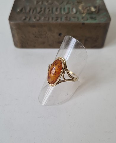 Vintage ring i 14 kt guld med cabochon slebet rav stykke