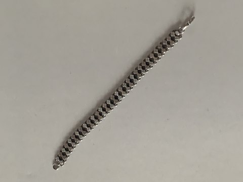 Elegant armbånd i sølv
Højde 19,5 cm