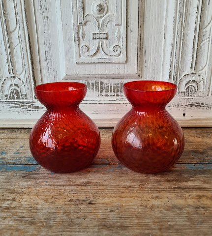 Røde hyacintglas fra Fyens glasværk.