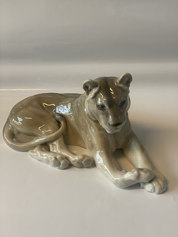 Large Royal Copenhagen figurine, Lioness.
Dec. No. # 804.
Length 30.0 cm.
SOLD