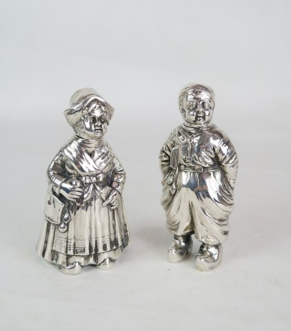 Salt og peber bøsse - Sølv 830 - Motiv mand og kvinde - 325g
Flot stand
