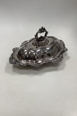 Oval Covered serving bowl in Silverplate