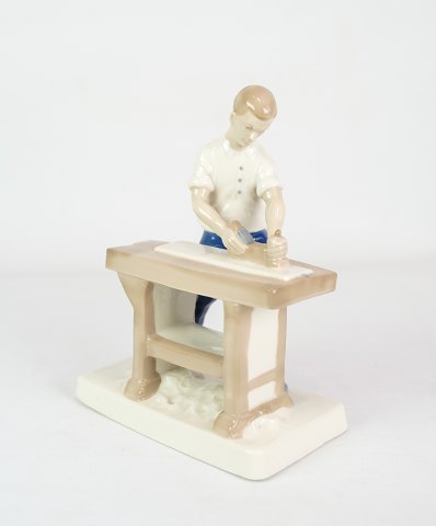 Figure - Porcelain - planing bench - no. 21816
Great condition
