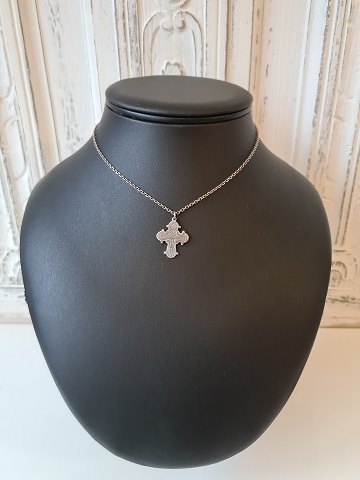 Daymark cross and necklace in silver