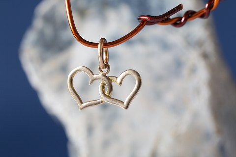 Double heart as pendant for necklace, 14 carat gold, stamped 585.
