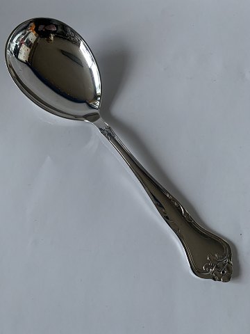 Potato spoon / Serving spoon, Riberhus Silver Plate cutlery
Producer: Cohr
Length 21.5 cm.