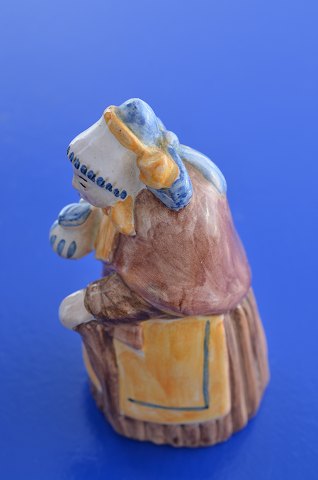 Hjorth keramik Figur Gammel dame