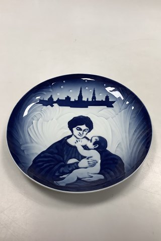 Bing and Grondahl Royal Copenhagen Madonna with child Plate 1908 / 1895