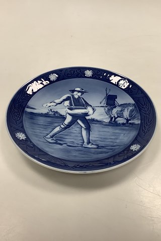 Royal Copenhagen Plate 200 years for the freedom of Farmers