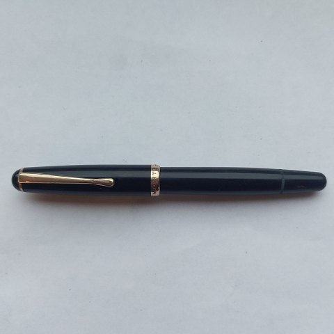 Black Montblanc 342 fountain pen
&#8203;
