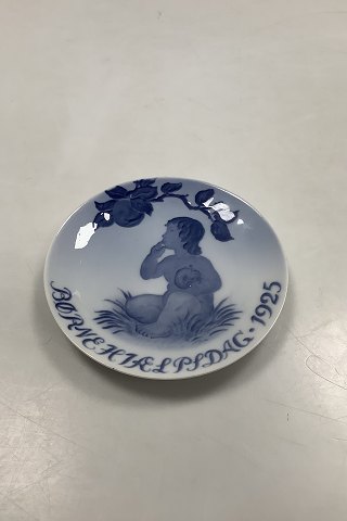 Royal Copenhagen Childrens Help Day plate from 1925