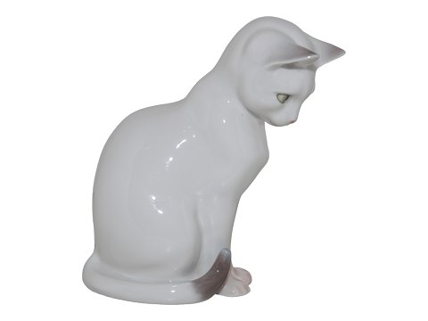 Royal Copenhagen figurine
White cat