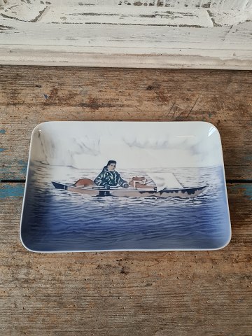 B&G dish decorated with a motif of a Greenlandic hunter in a kayak no. 301/6624