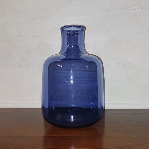 Sadir blå glas vase fra Holmegaard Glasværk
