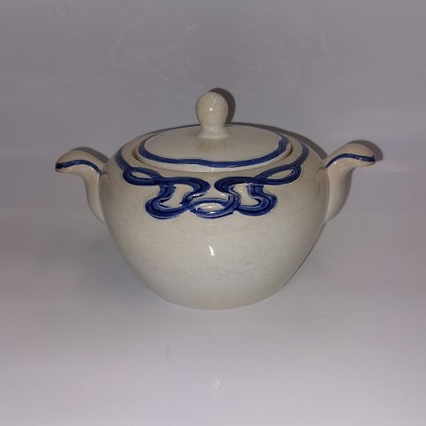 Blue Olga sugar bowl with lid from Villeroy & Boch
&#8203;