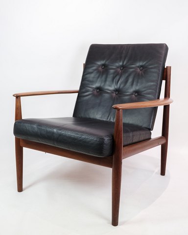Armchair - Model 118 - Teak and black leather - Grete Jalk - France & Son - 1960
Great condition
