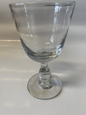 Hvidvinsglas/likørglas i antik look, med bløde former og godt greb.