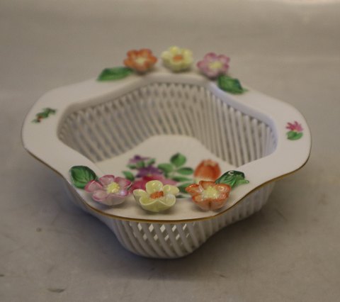 Herend Ungarn lille skål med blomster og gennembrudt porcelæn ca 5 x 13 cm