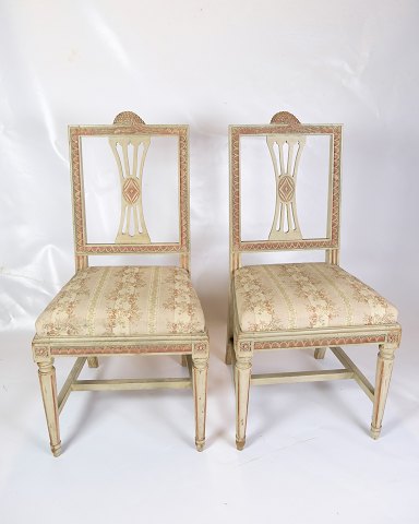 A Set Of 2 Chairs - Gustavian Style - 1880
Great condition
