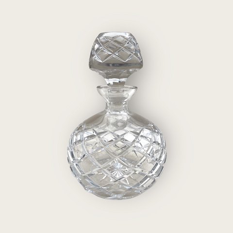 Crystal decanter
With decorative cuts
*DKK 250