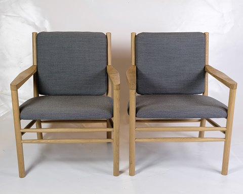 Set Of 2 Armchairs - Model J147 - Oak - Gray wool cover - Erik Ole Jørgensen - 
FDB
Great condition
