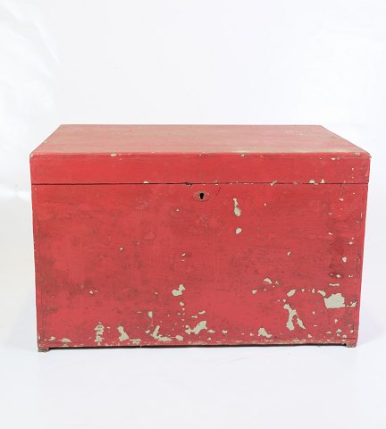 Antique Red Painted Chest - With Storage - Year 1830
Good condition
