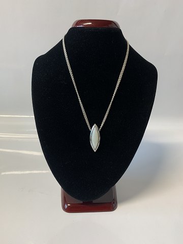 Silver necklace with pendant
Stamped 925S, length 42 cm.