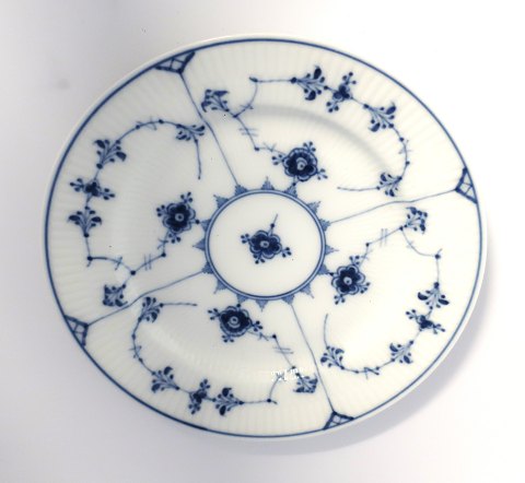 Royal Copenhagen. Blue fluted, plain. Lunch plate. Model 179. Diameter 19 cm. (1 
quality)