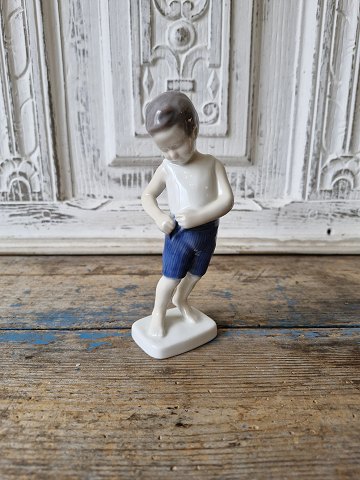 B&G Figure - Boy looking in his pocket no. 1759