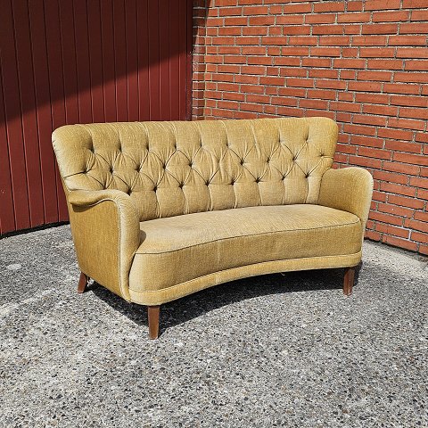 Overpolstret velour sofa