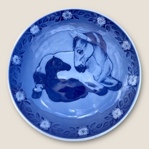 Royal Copenhagen
Mother and child plate
Mare with foal
1984
*DKK 75