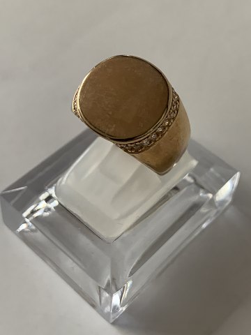 Ring in gold-plated silver with clear stones
Sterling silver
Size 52