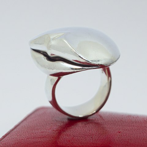 Regitze Overgaard for Georg Jensen; "Heart" ring in sterling silver #564