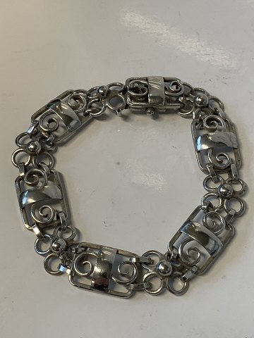 Arm jewellery