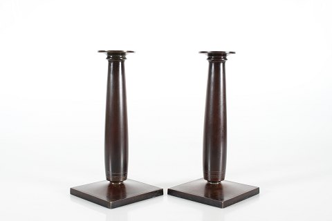 Just Andersen
Par lysestager af bronze
Nr. B 155