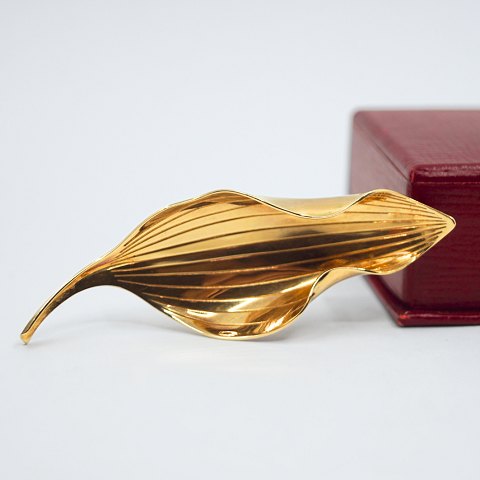 A. Michelsen, Gertrud Engel; Broche af 14 kt. guld