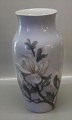 Kongelig Dansk 1628-137 Kgl. Vase Magnolia? 32 cm 2. maler nr # 161
