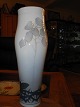 Royal Copenhagen Unika Art Nouveau Vase af Berta Nathanielsen fra 1906 og med 
sommerfugl