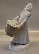 B&G Figurine B&G 1736 Woman with basket of cabbage 26,5 cm