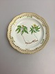 Royal Copenhagen Flora Danica tallerken/fad med gennembrudt kant No 3526