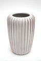 Hvid rillet vase, Eslau