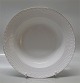 Tradition 1275-659 Dyb tallerken 23.5 cm  Royal Copenhagen 1275 - hvid 
halvblonde med guldkant