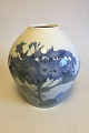 Imperial Porcelain Factory Russisk Stor vase/krukke dekoreret med blomstermotiv. 
Stemplet St. Petersborg. Fra 1909