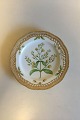 Royal Copenhagen Flora Danica  Frokosttallerken med gennembrudt kand No 20/3554