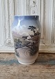 Royal Copenhagen vase dekoreret med landskabs motiv no. 2776/1217