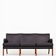 Kaare Klint / Rud. Rasmussen Snedkerier
KK 5313 - 3-seater sofa in black Niger leather and legs in mahogany.
1 pc. in stock
Good condition
