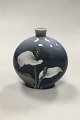 Royal Copenhagen Art Nouveau Vase dekoreret med fredslilje No 271/209B